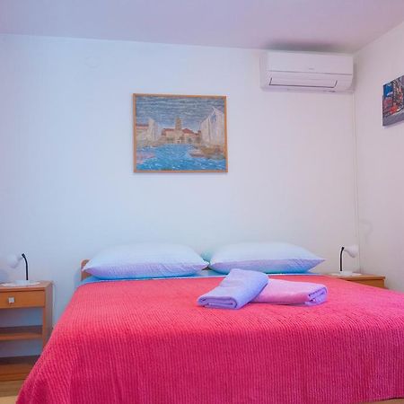 Charming Room With Balcony Split Exteriör bild