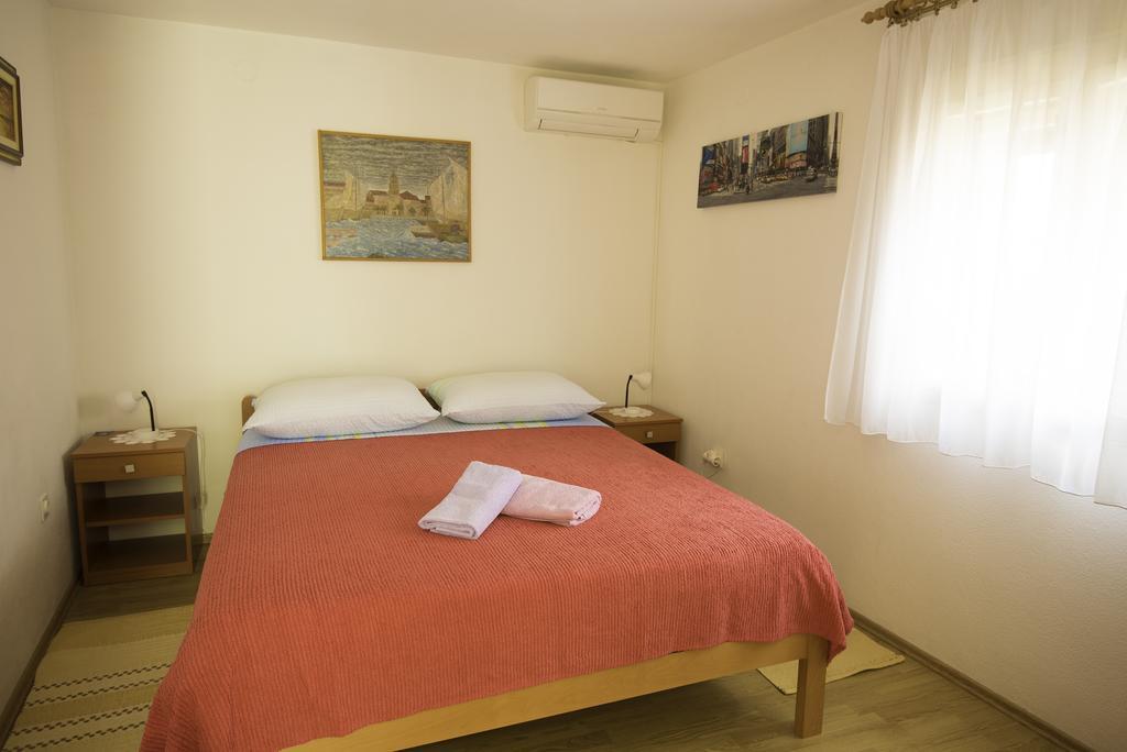 Charming Room With Balcony Split Exteriör bild