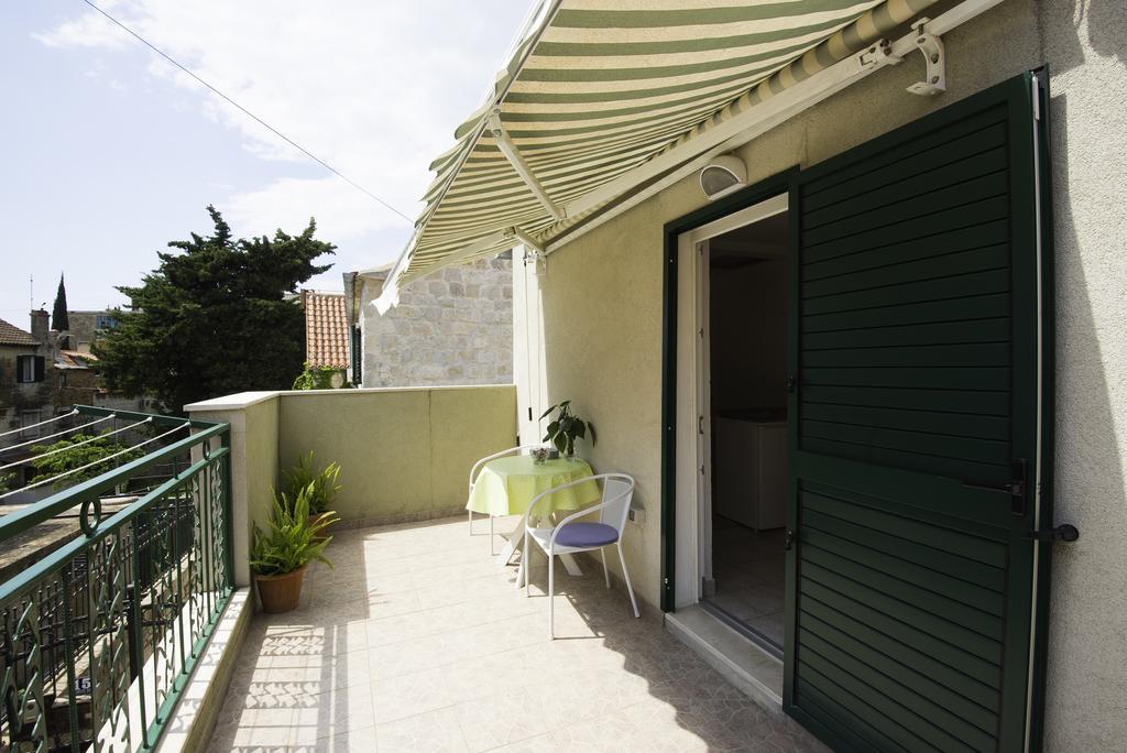 Charming Room With Balcony Split Exteriör bild