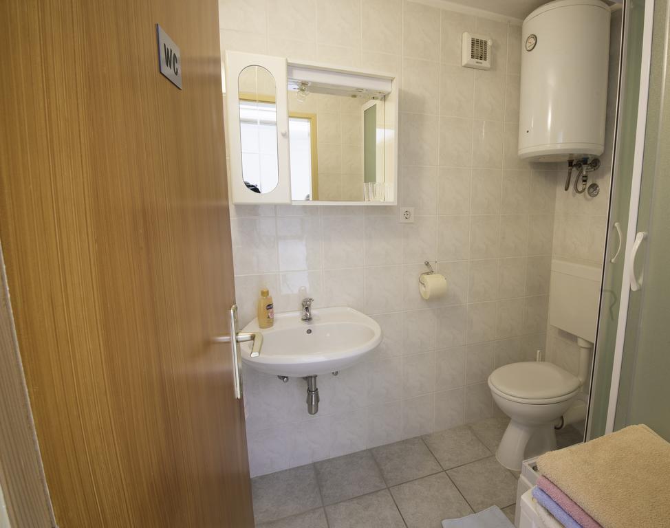 Charming Room With Balcony Split Exteriör bild
